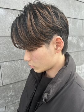 ヒュイル バイ ニアウ(Hwyl by Niau) メンズマッシュセンターパートスパイラルパーマニュアンスパーマ