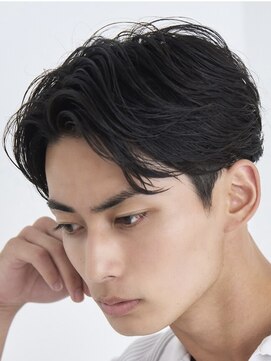 レタッチバイフィフス(RETOUCH by fifth) センターパートニュアンスパーマガイルヘアコンマヘア黒髪