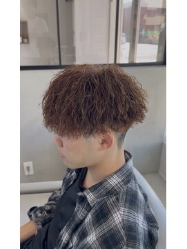 ホワイト(WHITE) 縦落ちパーマ/ツイストスパイラル/メンズパーマ