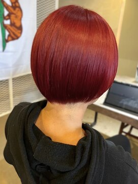 ヒース 姪浜(Heath) レッドカラー　丸みショート　ハイトーン　ブリーチ　艶髪　艶感