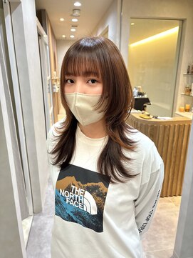 ジル(JiLL.) ナチュラルカラーロングウルフ【広島/本通】