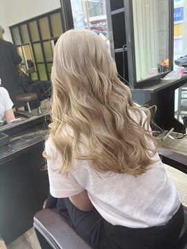 ノエ 心斎橋(Noe) ブリーチ2～3回ホワイトベージュ