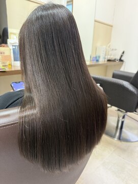 コアフィールフィス(COIFFURE fils) 新規お得クーポンあり【見附　今町】黒髪ストレートヘア
