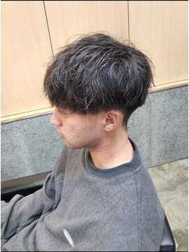 ニアウ 伊勢崎連取店(Niau) 刈り上げショートマッシュ縦落ちツイストスパイラルパーマ