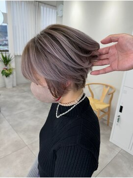 フイ(Hui) ショートバレイヤージュ