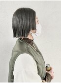 顔周りにもパツっとボブ