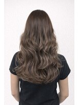 ウル(ulu)&nbsp;ハイライト　名東区　ショート　レイヤー　ロング　白髪ぼかし