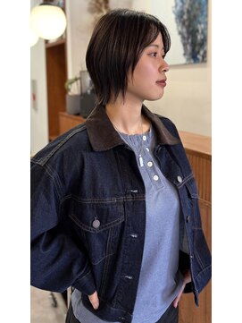 エラ(Ella) レイヤー×ミニボブ