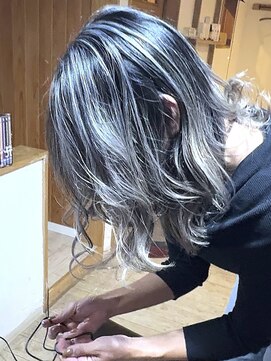 ブレイズヘアー(BLAZEhair) 【外国人風デザイン】ホワイトバレイヤージュ×ブリーチ2回