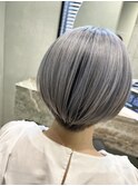 ホワイト
