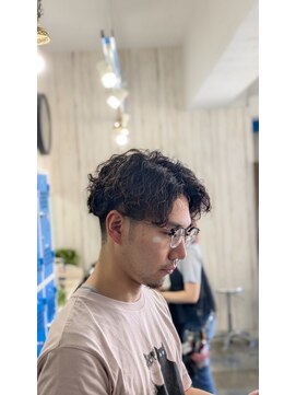 ヘアリゾート エーアイ 浅草ROX店(hair resort Ai) メンズカット、波巻きパーマ、センターパート