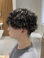 ネオリーブウリ 二子玉川店(Neolive uri)&nbsp;リバースセンターパートニュアンスパーマウルフダウンバング