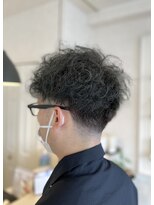 ヴィフ ヘアアンドデザイン(Vif hair&design)&nbsp;カーキグレー×クセを活かしたパーマ風メンズマッシュ