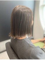 ジエクト 本店(The Ect)&nbsp;カーキアッシュグレージュ×切りっぱなし×明るい白髪染め