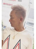 メンズスタイル　ホワイトミルクティー×モヒカン