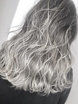 マーシュ(marshu) 【marshu  OSAKA Style】ホワイトカラー×バレイヤージュ