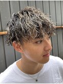 ツイストスパイラルパーマツーブロ金メッシュ