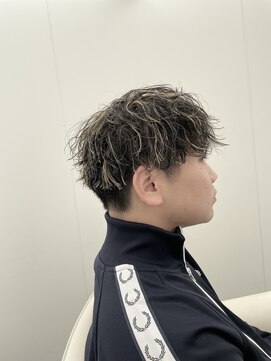 ナインバイトゥルース(9 NINE by truth) 【メンズ】ハイライト×ツイストスパイラルパーマ