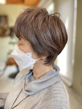 コモレビ(komorebi) 【嶋崎翔】脱白髪染めショートヘア