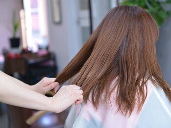 美容室J J東武練馬店の写真/低刺激で髪や頭皮に優しい薬剤で、大人女性のお悩みを解決◎綺麗な発色と艶感あふれる上品な仕上がりに◇