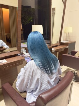 マカロンコワフュールドウシワカマル(macaron coiffure de ushiwakamaru) ペールブルー