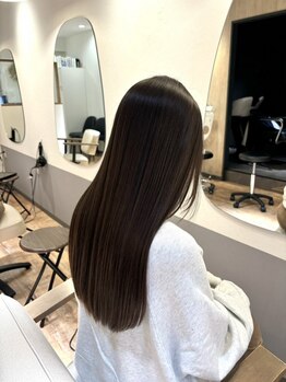 ロメ(Lome)の写真/【西宮北口/西宮ガーデンズ1分】《髪質改善》地毛風縮毛矯正でナチュラルにまとまる理想のスタイルが叶う♪