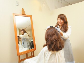サロンドホープの写真/【駐車場有◎垂水/舞子/学園都市】一人のスタイリストが最後まで担当してくれるので、納得の仕上がりに◎