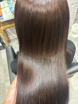 メア(Mehr) ツヤ髪ストレート