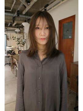 ダンボ(DUMBO) 【kacho】レイヤーカット ミディアムレイヤー