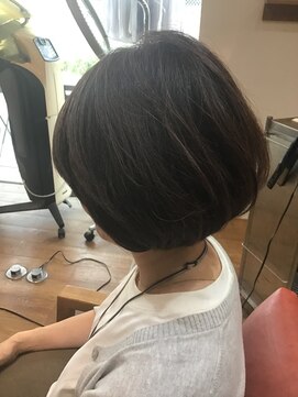 ラビアンフルール(La vie en Fleurs) あご下ワンレンボブ