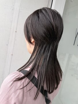 アミティ(AMITY) 個性的ウルフカット