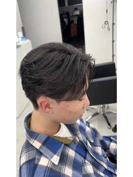 ステージ(STAGE) 爽やかセンターパート フェザーショート 本厚木美容室