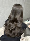 オリーブベージュ