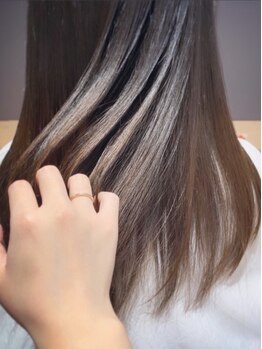 アウラ ヘア デザイン(aura hair design)の写真/真っ直ぐなりすぎない自然なストレートヘアが叶う♪滞在時間が長くても落ち着く店内でゆったり過ごせる！