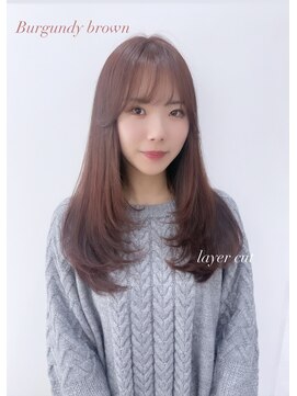 ジーナ サンシャイン通り池袋(Zina) レイヤーカット×バーガンディーブラウン【Zina kana】