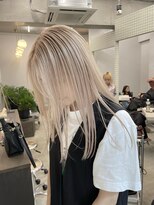 ヴァーディ オモテサンドウ(Vardy omotesando)&nbsp;ホワイトベージュ・ダブルカラー・けあぶりーち・グレージュ