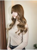 ブロンドベージュ・コテ巻きロング