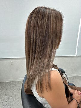 ヌードルバイコア(noodle by CoRe.gn) 白髪ぼかしハイライト