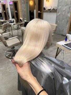 ヴァイス 新宿店(VAICE) White