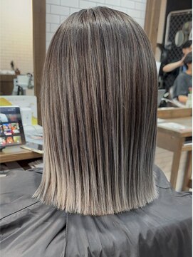 アミーゴ(AMIGO) バレイヤージュ×シルバー　京都　山科