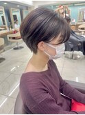 くせ毛さんでもおさまる耳掛けショートボブ