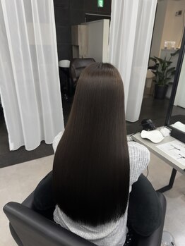 タオ(TAO)の写真/【南式酸性ストレートで艶髪】乾燥やダメージによる広がりやうねりも、指通りの良い髪へ導く◇心斎橋4分♪