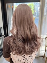 アメリ(AMELIE)&nbsp;【山岡拓也】イエベ、ブルベどちらでも似合うピンクベージュ