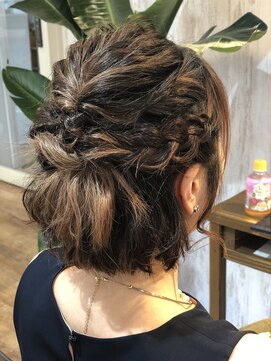 カミビトグロウ(kamibito glow) kamibito 赤羽    やわらか編み込みアレンジ☆