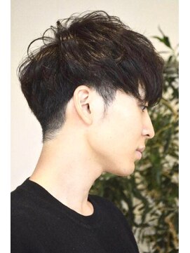 ヘアアンドメイクフリッシュ(HAIR&MAKE FRISCH) ソフトツーブロック フェザーマッシュ