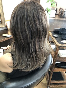 アーク(ARK from INFINI) 柔らかベージュグラデーション