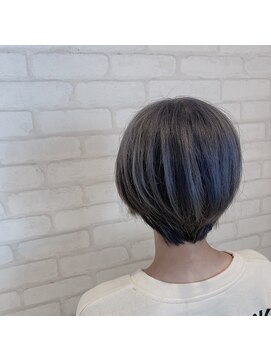ビスイル 秋葉原店(Vis ill) ハンサムショート/アッシュ/グレー/バレイヤージュ/小顔