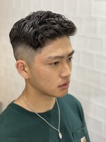 メリケンバーバーショップ フクオカ(MERICAN BARBERSHOP FUK)&nbsp;かき上げヘアショートレイアーくせ毛風パーマコンマヘア95