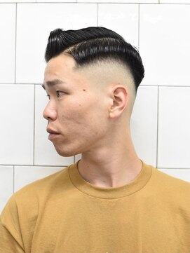 メリケンバーバーショップ コウベ(MERICAN BARBERSHOP KOBE) スキンフェードビジネスサイドパート73
