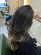 フラミンゴ ヘアデザイン エアタッチ（グレージュ）